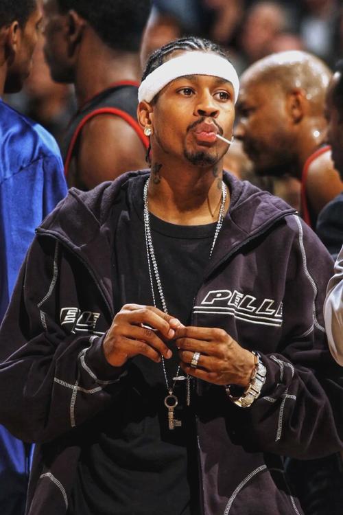 李嗣镕：在场上一点也不紧张，就想为津门虎队奉献自己的全部（李嗣镕：上场不紧张，只想为津门虎全力以赴）