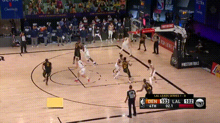 致敬，王刚庆祝足协杯冠军时背后写着：献给我们的主帅塞蒂恩（王刚庆祝足协杯夺冠，背后印字致献主帅塞蒂恩）