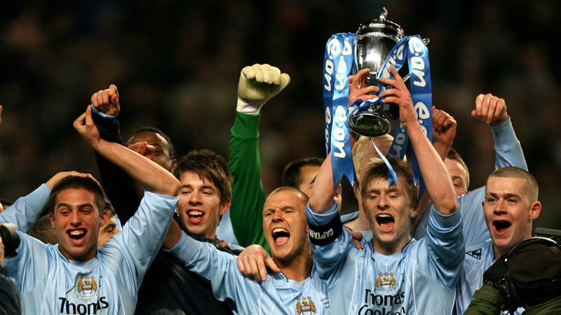 范晓冬：我知道的圈内料比球迷多多了，但我不会诋毁中国足球（范晓冬：掌握的圈内信息远胜球迷，但绝不抹黑中国足球）