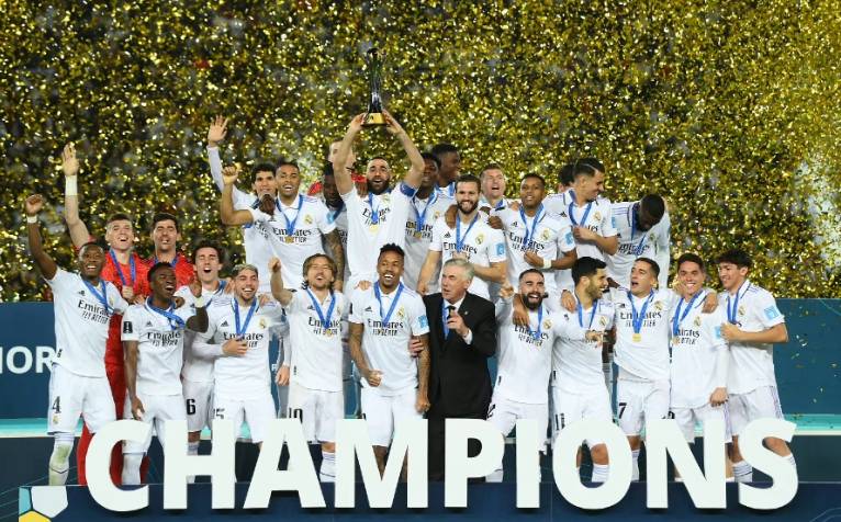 康宁汉姆6犯离场险些葬送好局，杜伦高效26+10拯救活塞（康宁汉姆六犯毕业险些葬送优势，杜伦高效26+10力挽狂澜救活塞）