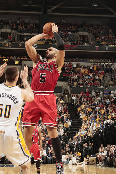 篮球场上常见的五个错误判断（篮球场上常见的五大判断失误）