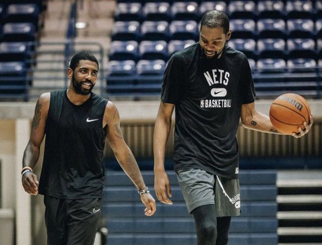 斯基拉：那不勒斯计划通过冬窗买中场，目前看上梅努等5人（斯基拉：那不勒斯计划在冬窗补强中场，梅努位列5人候选名单）