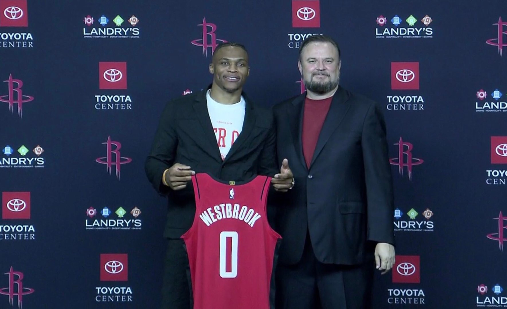 库里：我们很期待圣诞大战 希望能延续现在的势头&队内氛围不错（库里谈圣诞大战：盼延续火热势头 团队氛围正佳）