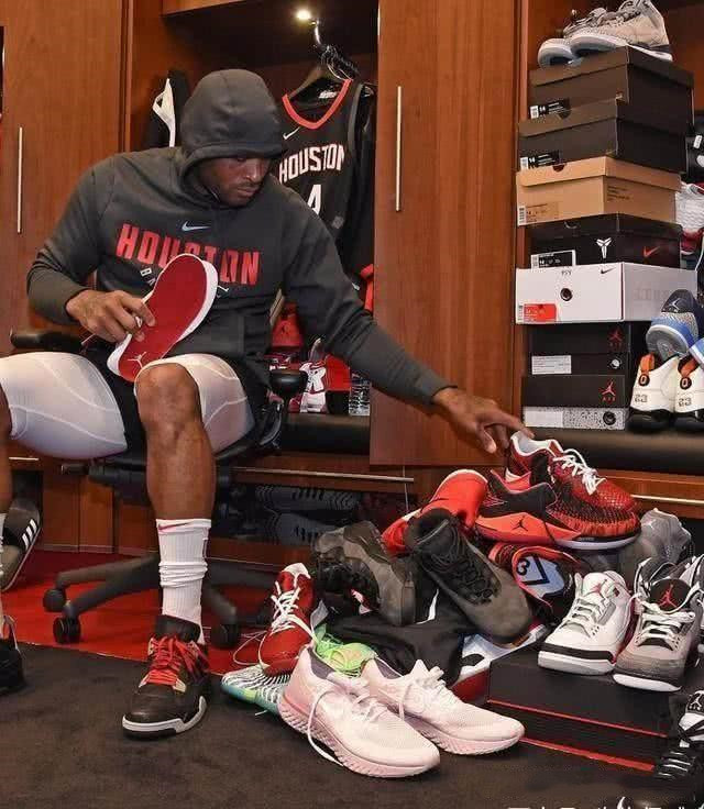 英超战报：曼联客场战胜埃弗顿,（英超：曼联客场击败埃弗顿）