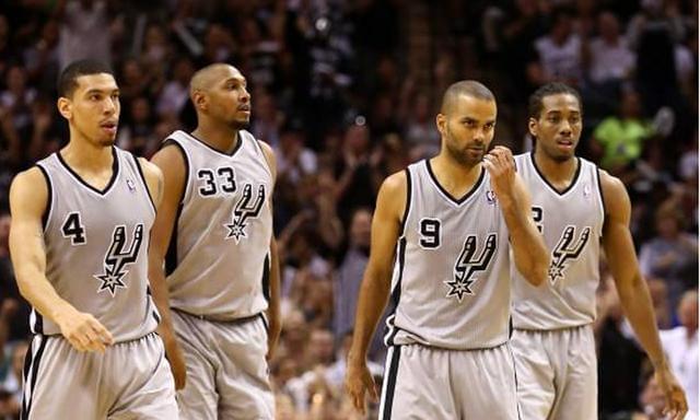 跟队：纽卡在监控伊萨克的身体状况，他将回到英国参加友谊赛（队记：纽卡密切监控伊萨克身体状况，球员将返英参加友谊赛）