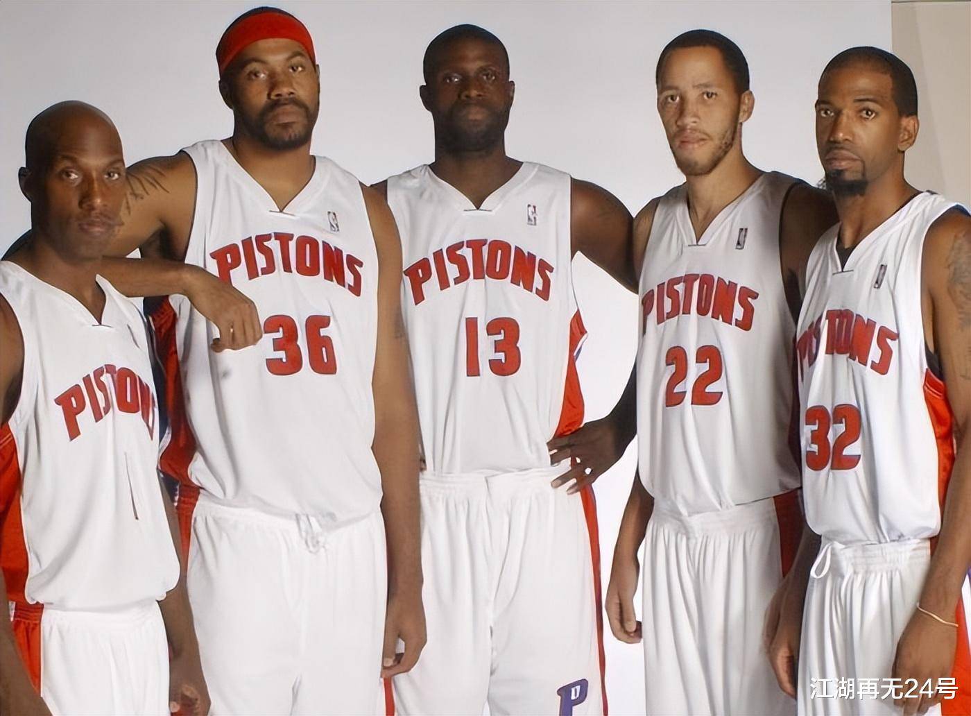 卡斯尔成最年轻30+10+5&3三分且命中率不低于70%球员（卡斯尔成史上最年轻单场30分10板5助+3记三分且命中率不低于70%的球员）