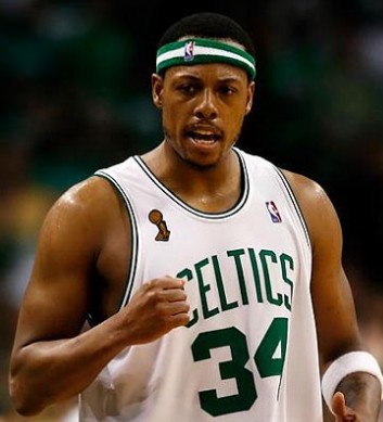 英超战报：卡什破门，布恩迪亚送绝杀，阿森纳1-2不敌维拉（英超速递：卡什先拔头筹，布恩迪亚压哨绝杀，阿森纳1-2憾负维拉）