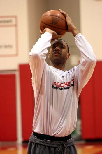 赛前被看衰！巨汉鲍勃萨普蛮力KO“完美先生”，成搏击界传奇（不被看好却逆袭！鲍勃萨普重拳KO“完美先生”，跻身搏击传奇）