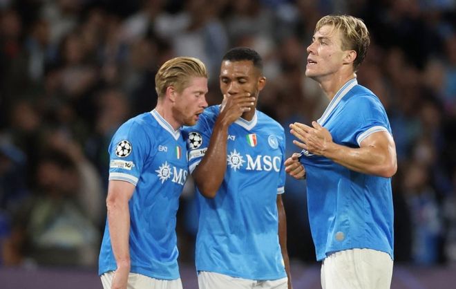 本赛季五大联赛场均积分前20：拜仁、巴萨、皇马、阿森纳前4（本季五大联赛场均积分前20：拜仁、巴萨、皇马、阿森纳包揽前四）