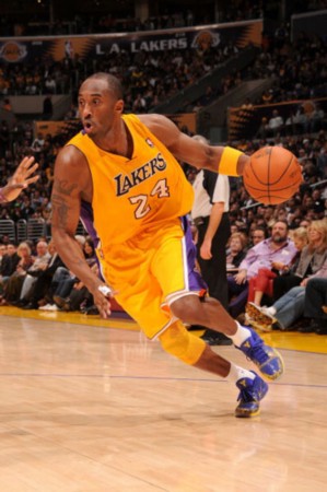 半场战报：斯图加特0-0霍芬海姆（半场战况：斯图加特与霍芬海姆0-0暂时僵持）