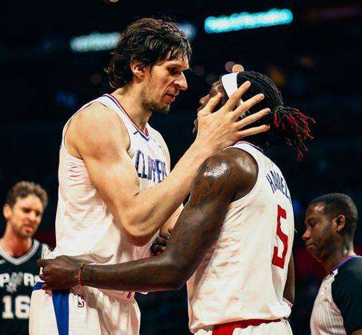 凯塞多与赖斯英超数据对比：前者更偏对抗，后者长于创造机会（英超数据对比：凯塞多更强对抗，赖斯更善于创造机会）