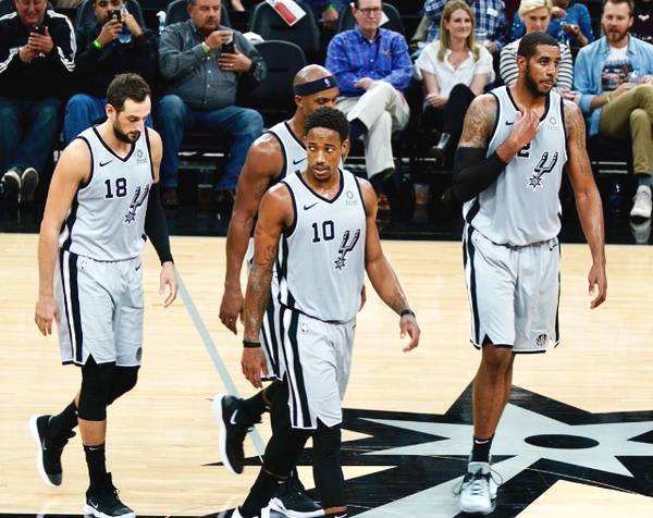 本赛季英超创造机会之王出炉！曼联队长B费高居榜首（英超本季机会王揭晓：曼联队长B费荣登榜首）