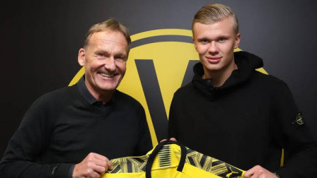 巴萨国王杯对手主帅：我女儿已经让我去要亚马尔和佩德里球衣了（巴萨国王杯对手主帅笑称：女儿催我向亚马尔和佩德里索要球衣）