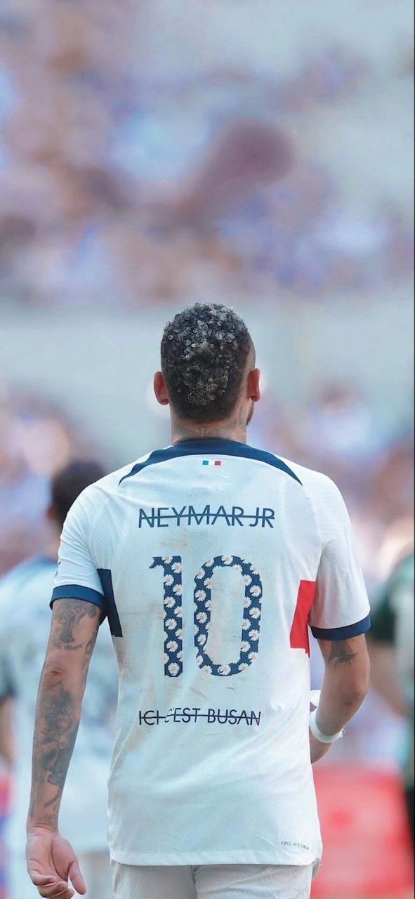 德甲半场：布兰特破门，吉拉西倒地未判点，多特1-0霍芬海姆（半场战报：布兰特建功，吉拉西倒地未获点球，多特1-0领先霍芬海姆）