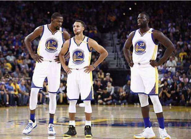 最疯狂的补时，足球的魅力都在这（补时最燃时刻，尽显足球魅力）