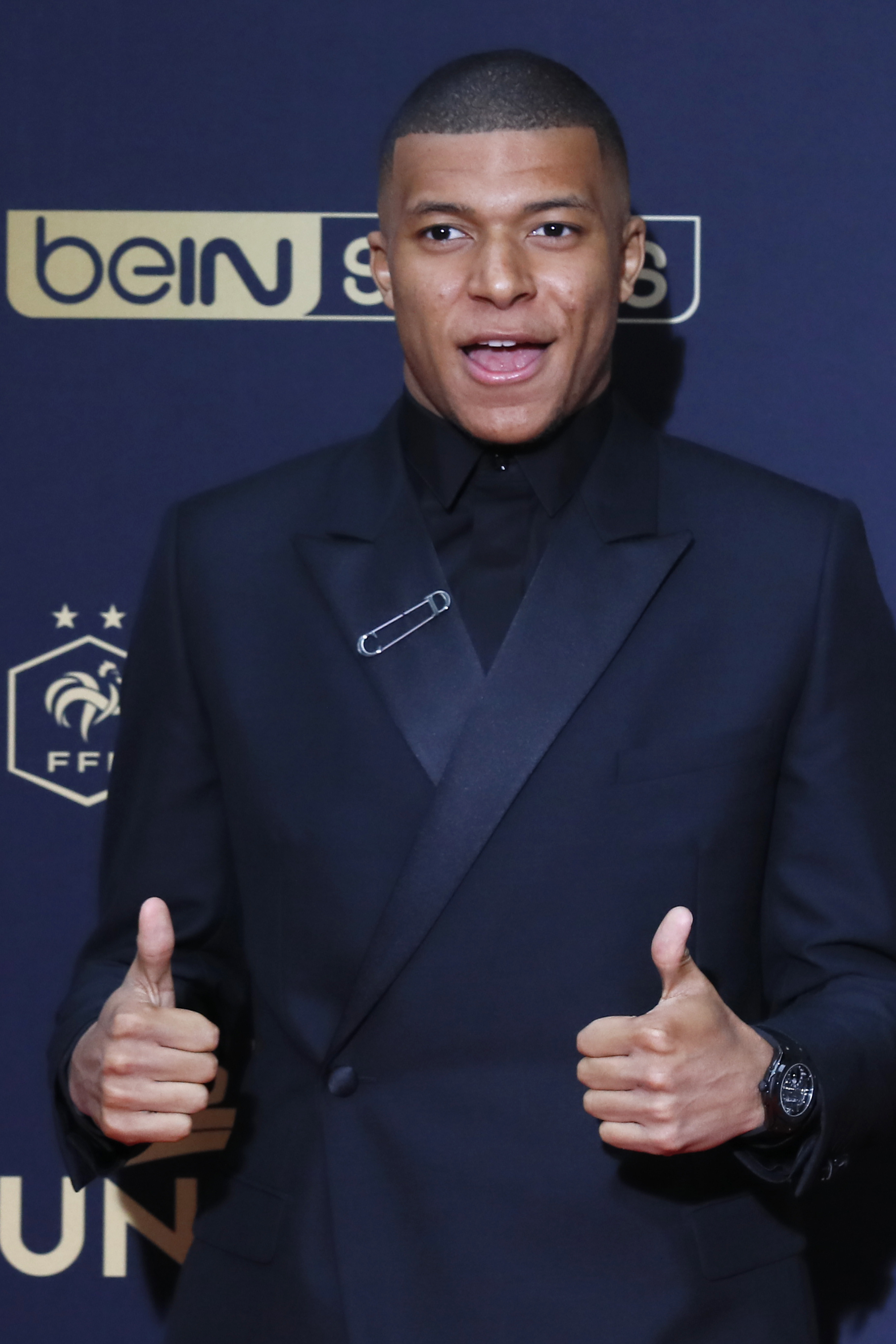 上座率低迷！韩媒：今天韩国对加纳的门票，还有4万张没售出（看台冷清？韩媒称今日韩国对阵加纳仍有4万张球票未售出）