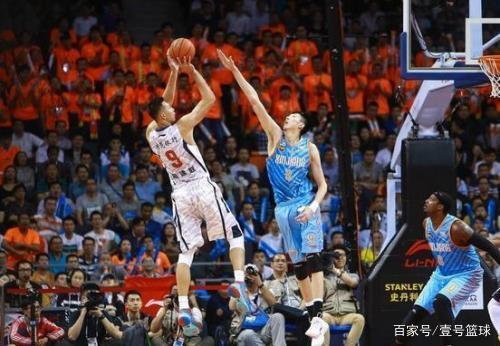 美职联决赛首发：梅西PK穆勒，布斯克茨、阿尔巴谢幕战先发（美职联决战首发出炉：梅西对决穆勒，布斯克茨和阿尔巴谢幕战首发）